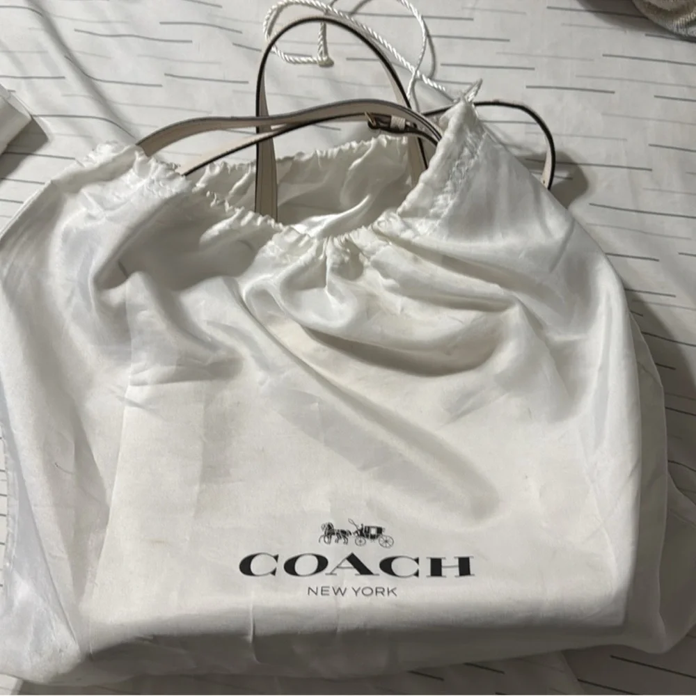 COACH PURSE IN BONE COLOR WITH GOLD